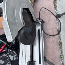 Saw Steel Table Saw In Good Condition 