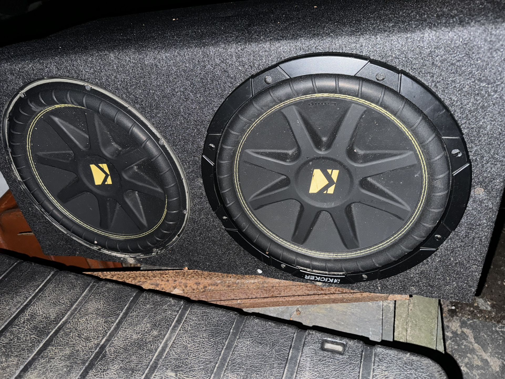 2 12in Kicker Subwoofer 