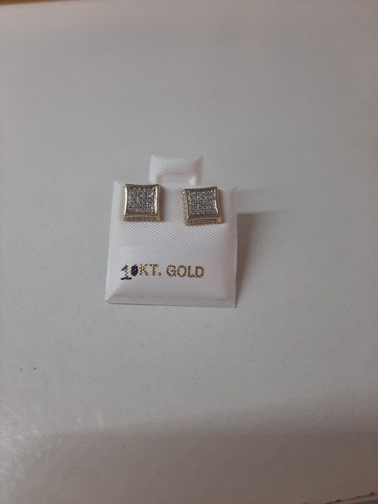 10k Gold Pair Of Diamond Earrings