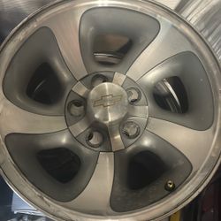 2003 Chevy Blazer OEM Rims With Hubcaps Bolts 4  Of Them