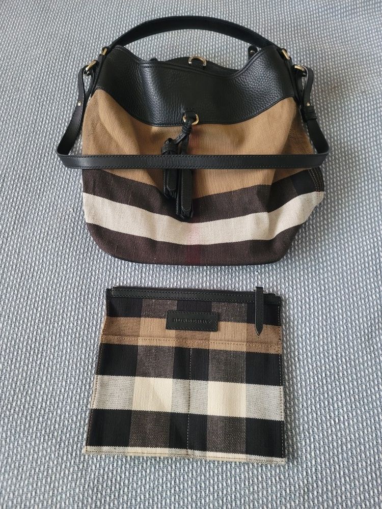 Burberry Set Hobo Bag Clutch $500 Pickup In Oakdale