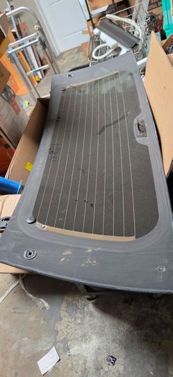 2004 Grand Cherokee tailgat glass