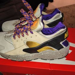 NIKE size 9 AIR HUARACHE RUN PREMIUM 
