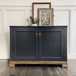 Buffet / Sideboard / Credenza / Dresser