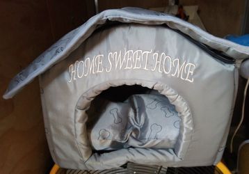 Home Sweet Home indoor dog house