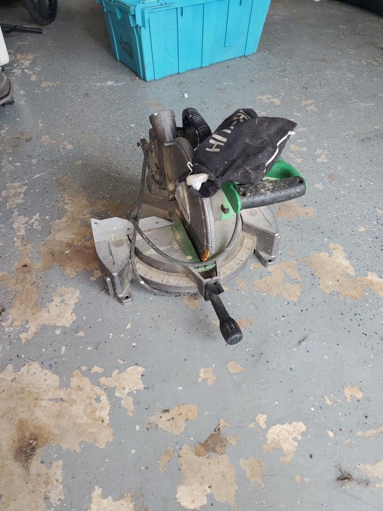 Hitachi Saw