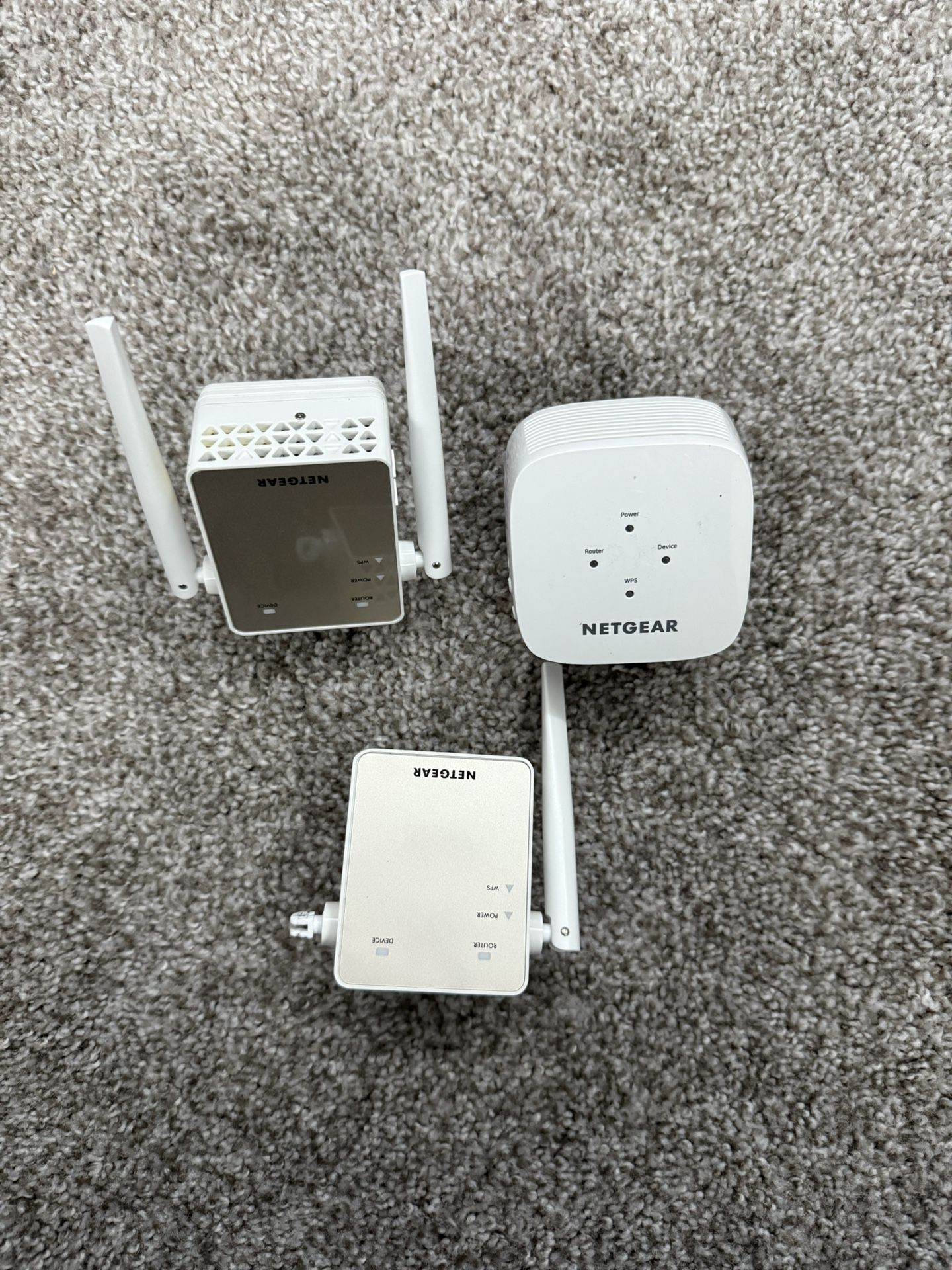 Netgear WiFi Extenders Read Description