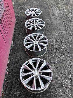 17x7 Infiniti wheels 5x114.3 lug pattern