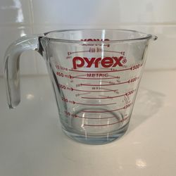 2 Cup Pyrex Glass Measuring Cup