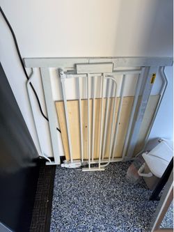 Baby gate