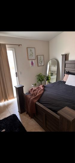 QUEEN BED