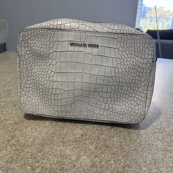 Michael Michael Kors East West Jet Set Large Crossbody Bag