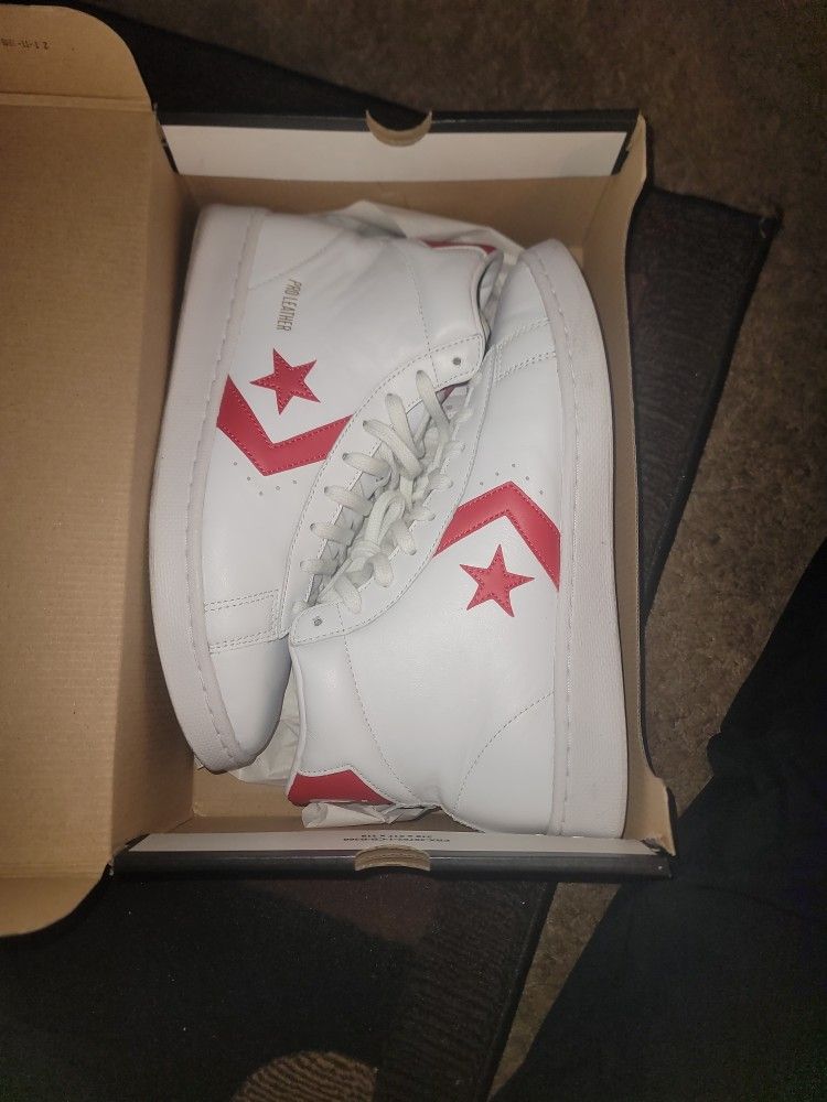 Used Converse Size 9M $25