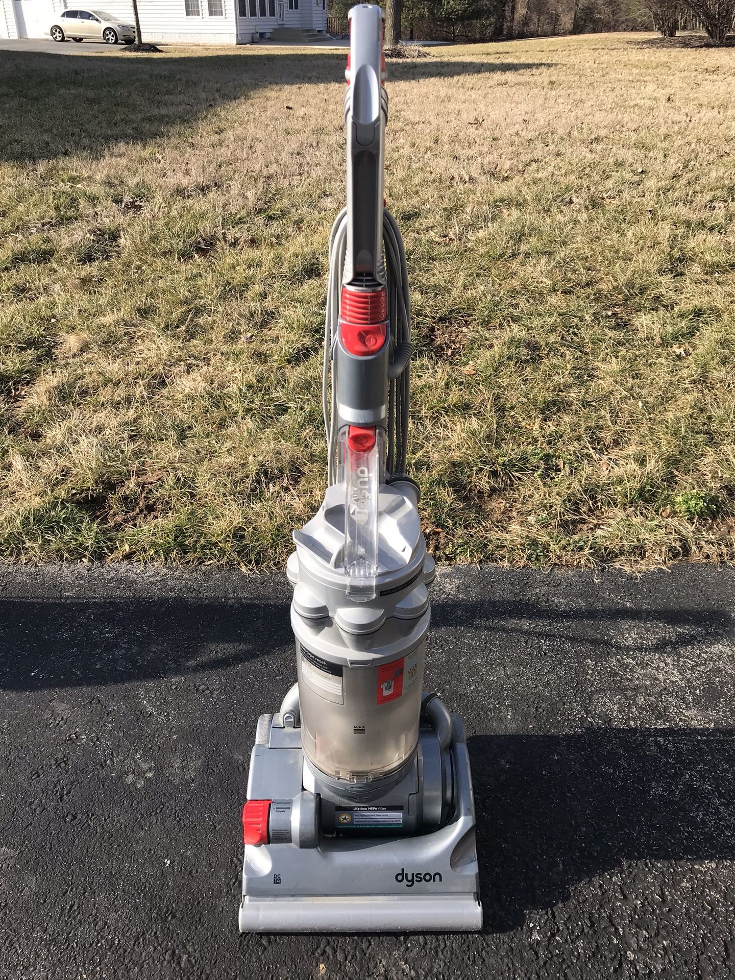 Dyson DC14 Bagless Upright Vacuum works fine was gently used