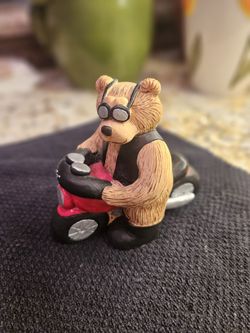 Biker teddy bear figurine made of polyresin. 