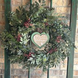 Crafted Holiday Interchangeable Wreath Display