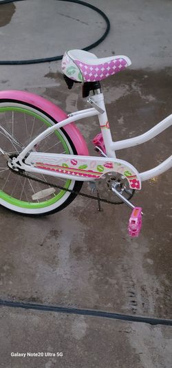 Girls 20" Cruiser In new condition firm price