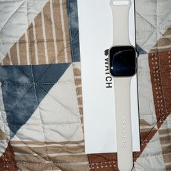 Brand New Apple Watch SE 3 44M Starlight Al Starlight SB M/L GPS