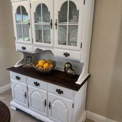Ethan Allen China cabinet
