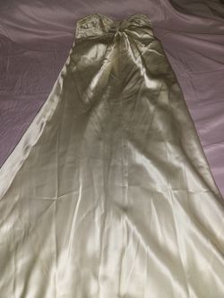 Laundry By Shelli Segal 100% Silk Vanilla Color Dress 