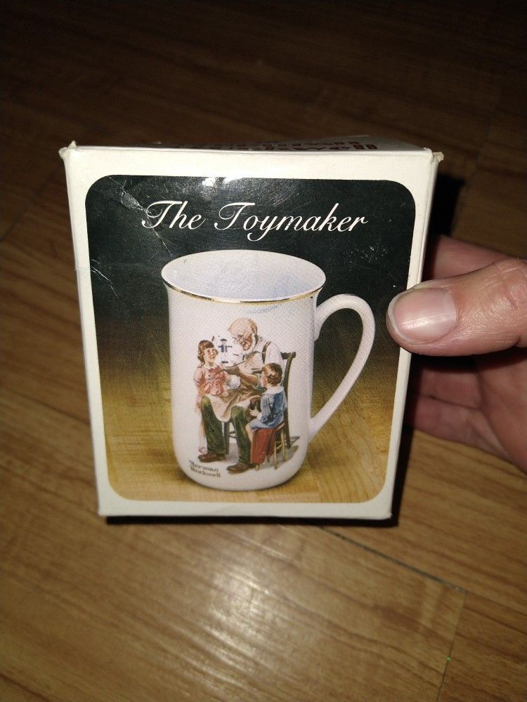 Vintage Christmas Mug Normal Rockwell The Toy Maker 1982