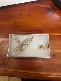 Diamond Moneybag with wings pendent & Earrings