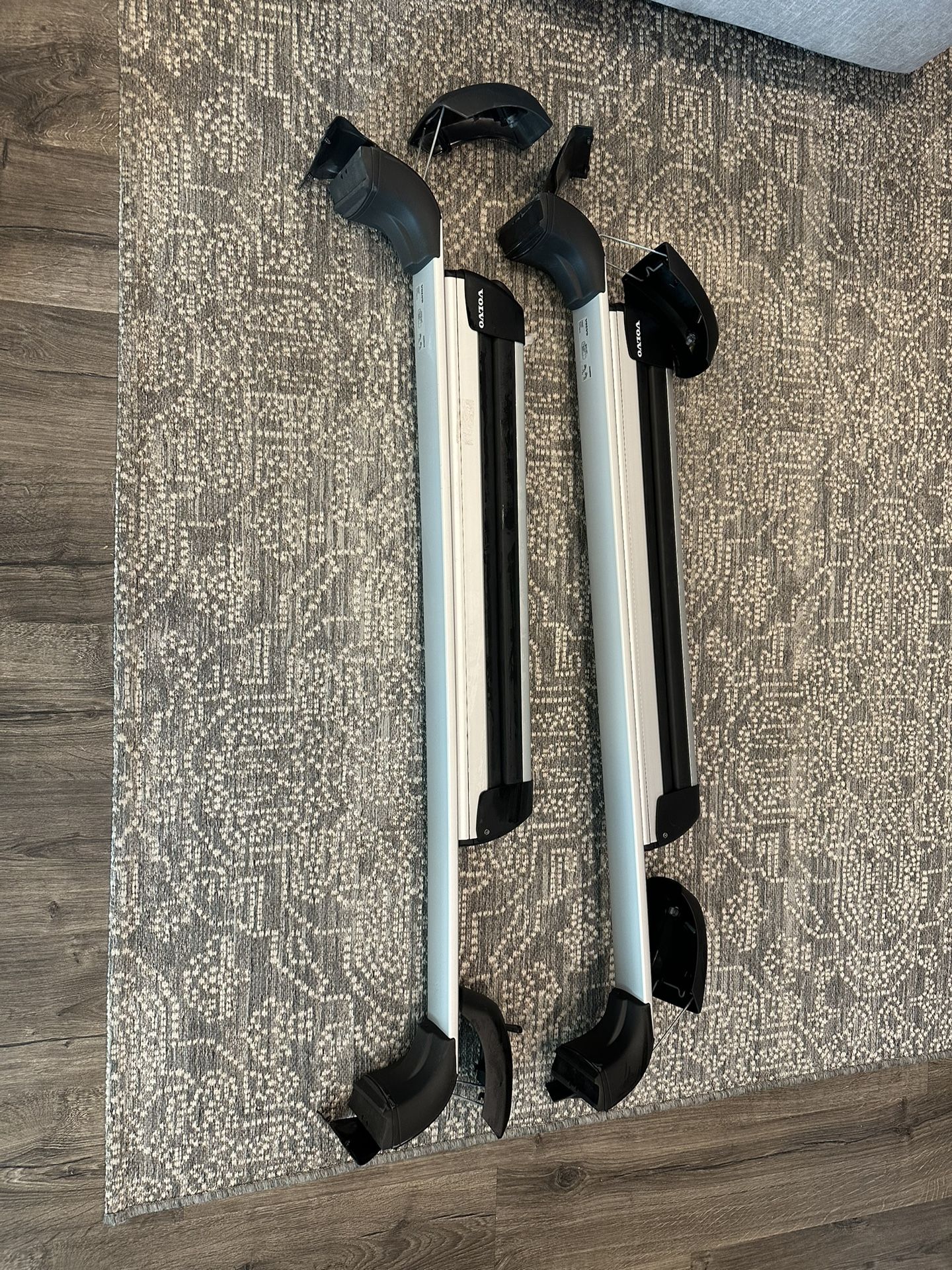 Volvo OEM Roof Rack With Ski Snowboard Mounts.