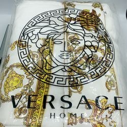 Versace Men/women Gold&white Terry&silk Material Robe Bran New With Box  Size Medium  Asking 400 Dollars   