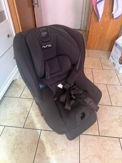 Nuna  Rava Next Convertible Car Seat