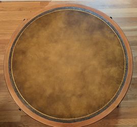 Vintage Coffee Table with 4 Pull-Out Drink Trays – Well Preserved