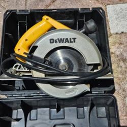 Dewalt 7 1/4 Corded Circular Saw