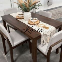 Cute! 5-Pc Dining Table Set Oak Finish