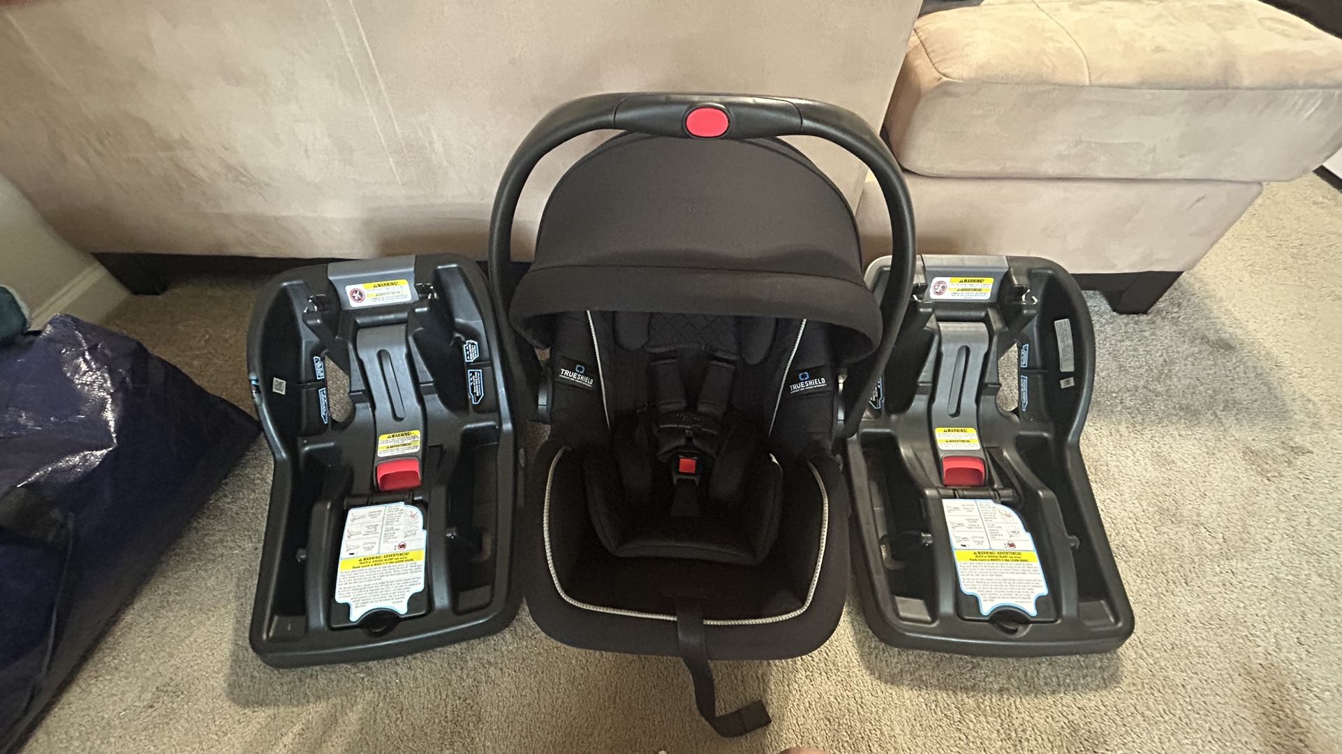 Graco SnugRide Lite LX Infant Car Seat And Two Bases