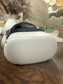 Meta Quest 2 Headset (64GB)