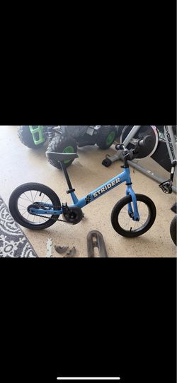 Strider 14x Classic, Awesome Blue - Balance Bike for Kids 3 to 6 Years - Includes Kid-Size Grips, Padded Seat, Performance Footrest & All-Purpose Tire