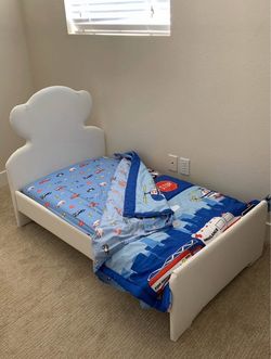 Child’s bed w mattress