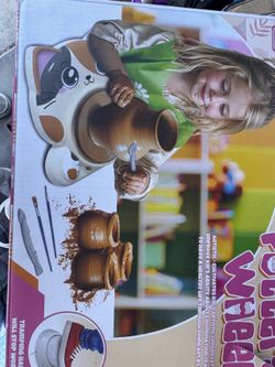 Kids pottery wheel with supplies