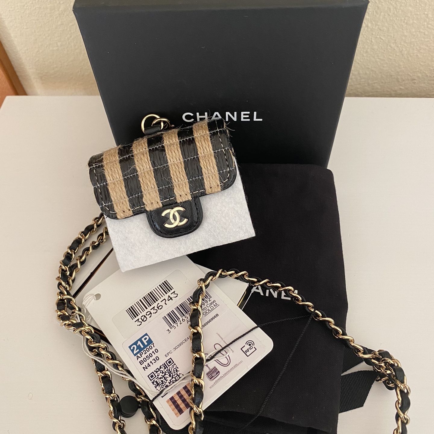 chanel airpods pro 2 case