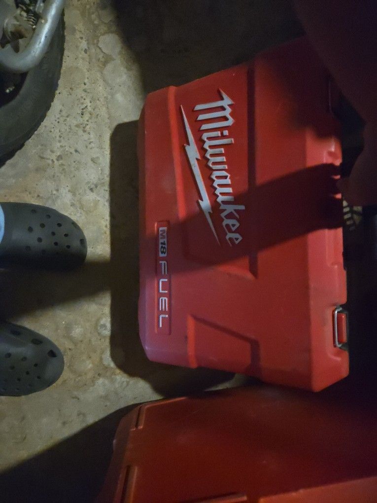 M18 Sawzall Milwaukee