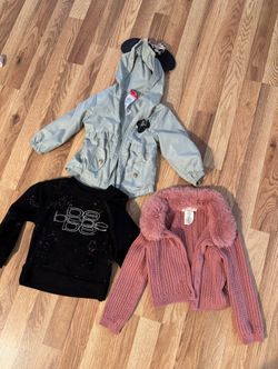 Girl’s 3T clothes