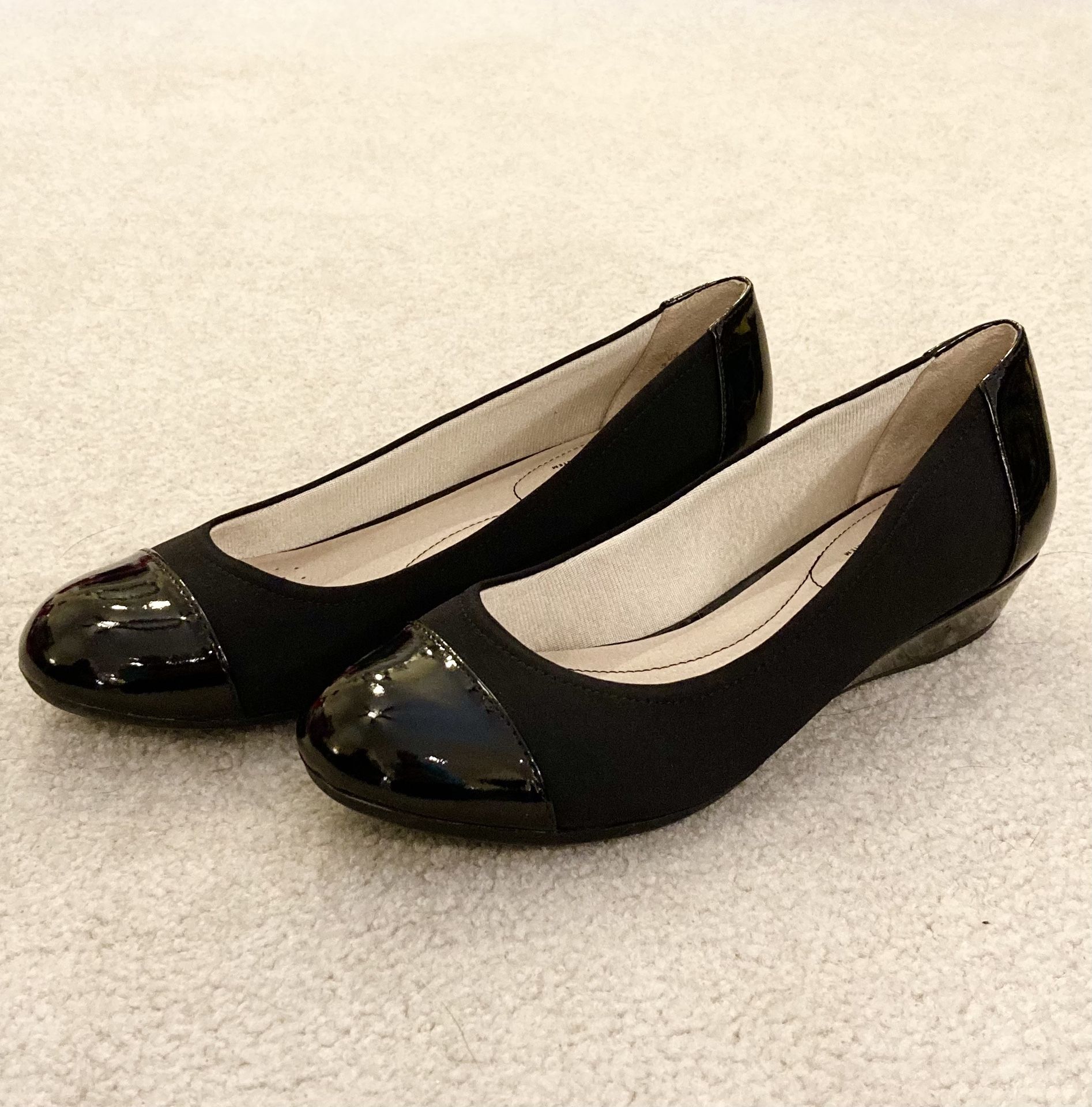 Lifestride Black Flats, Size 8.5 Medium