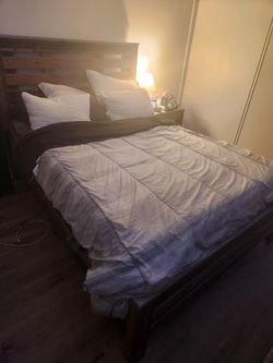 Queen bed set