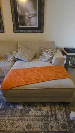 Large 10'8" Sectional Couch w/ Chaise – Like New, 2yr damage warranty
