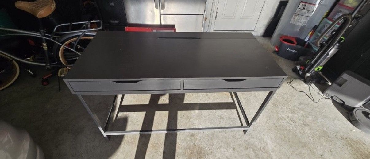 Alex Desk