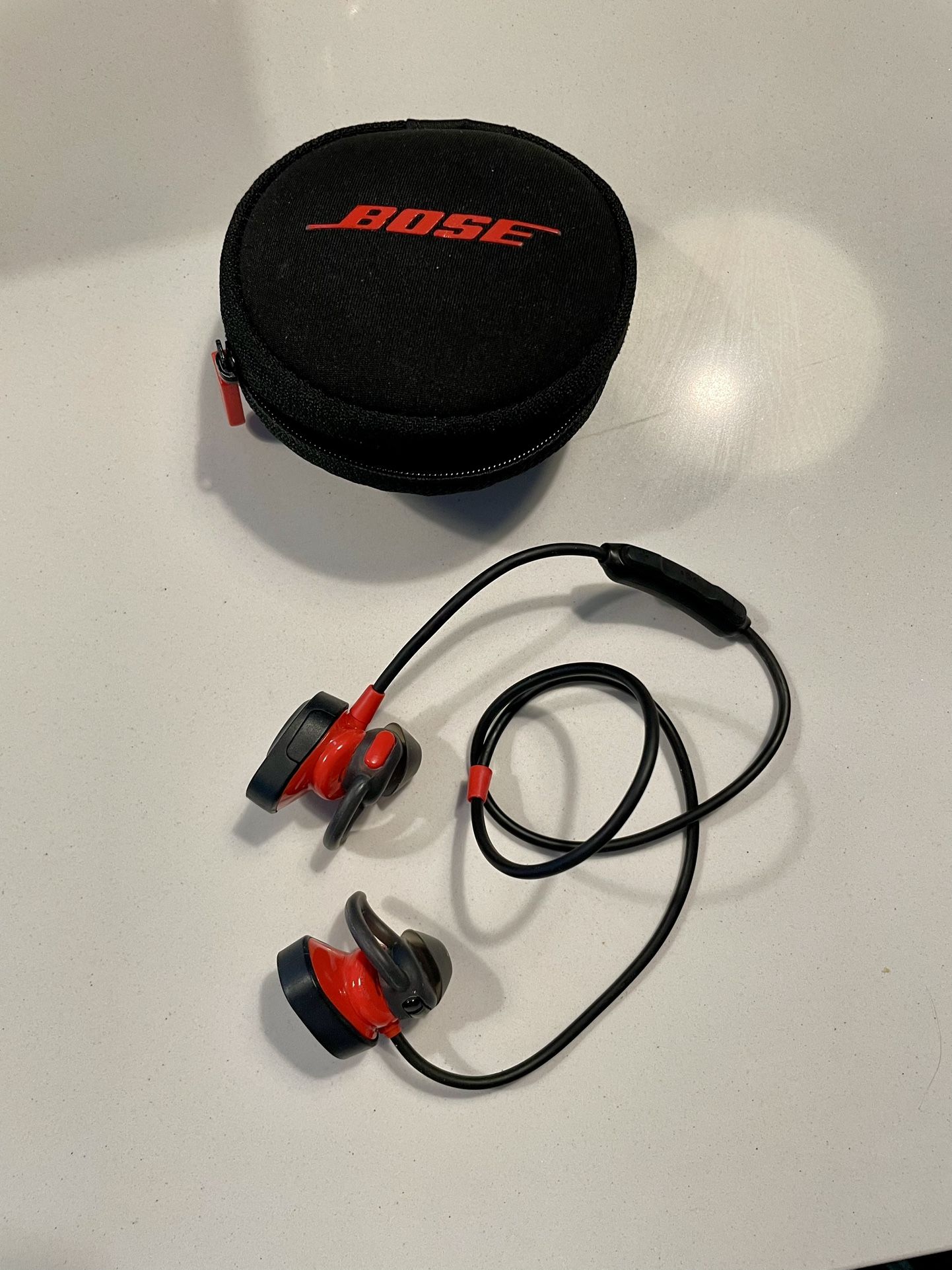 Mint Condition Bose SoundSport Pulse Wireless Headphones, Power Red (with Heart Rate Monitor)