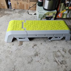 Adjustable workout step platform in great condition