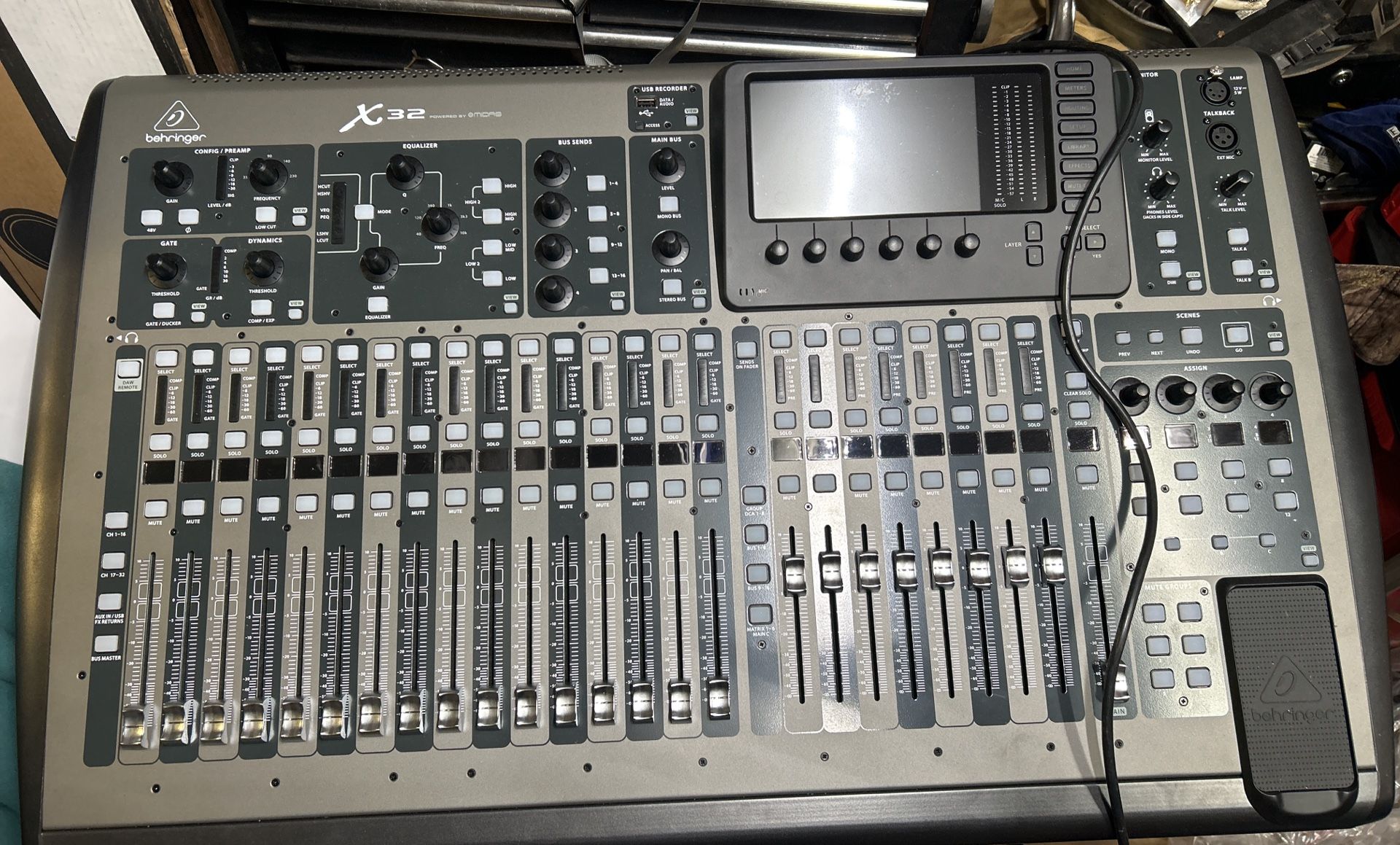 behringer X32
