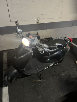Cali Cruiser Moped