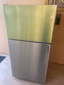 Refrigerator brand new never used!!