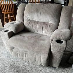 Wide Recliner